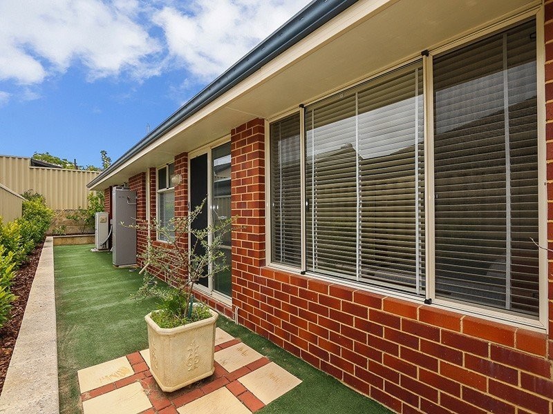 22 Ammanford Crescent, Butler WA 6036