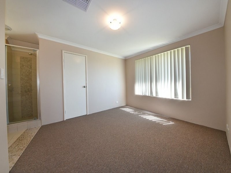 34 Ammanford Crescent, Butler WA 6036