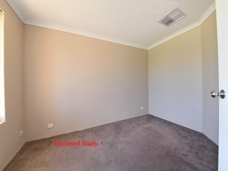 34 Ammanford Crescent, Butler WA 6036