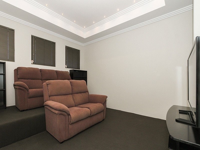 25 Barquentine Avenue, Jindalee WA 6036