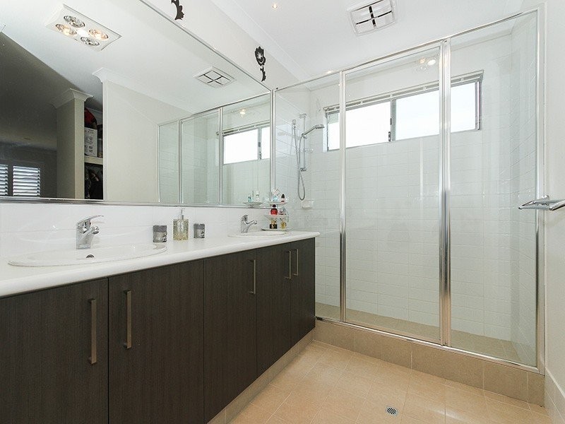 25 Barquentine Avenue, Jindalee WA 6036