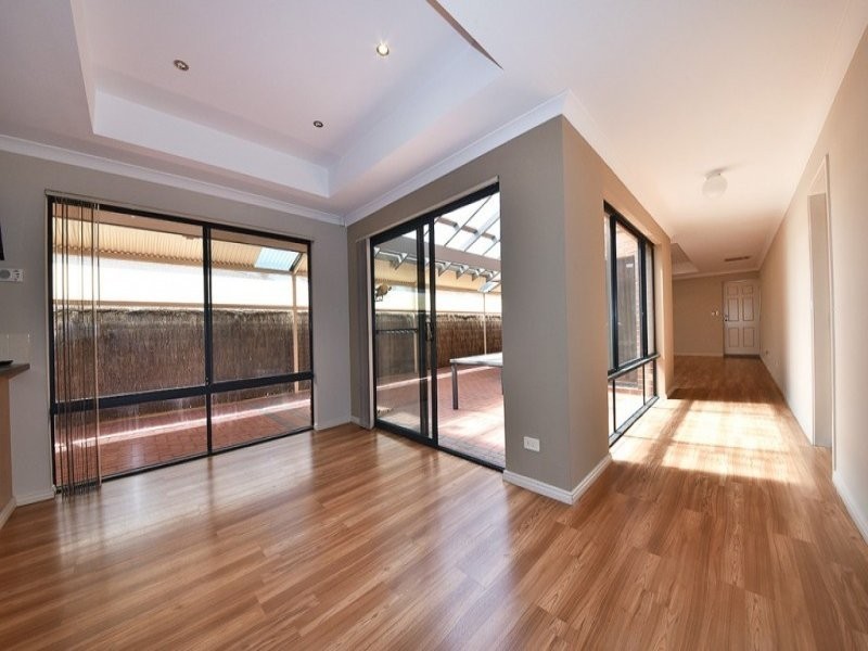 6 Kahana Parkway, Butler WA 6036