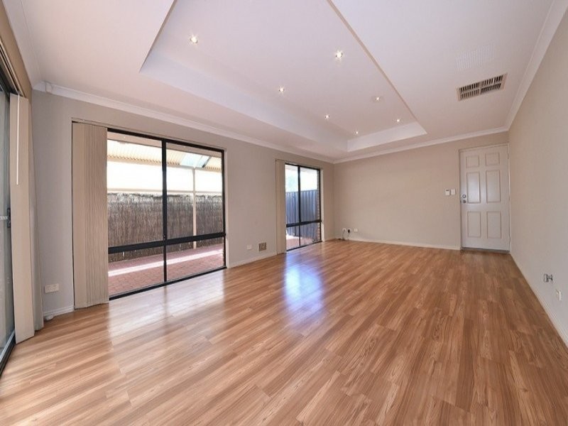 6 Kahana Parkway, Butler WA 6036