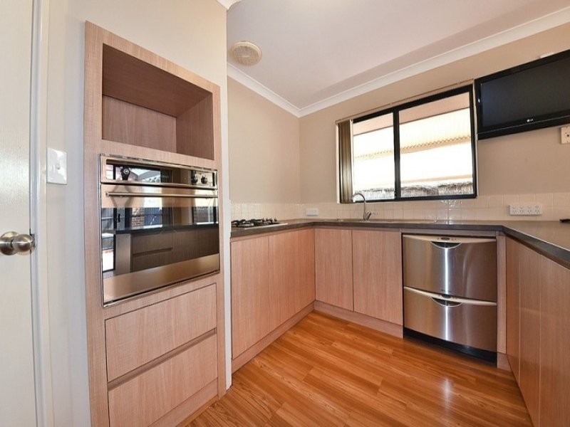 6 Kahana Parkway, Butler WA 6036