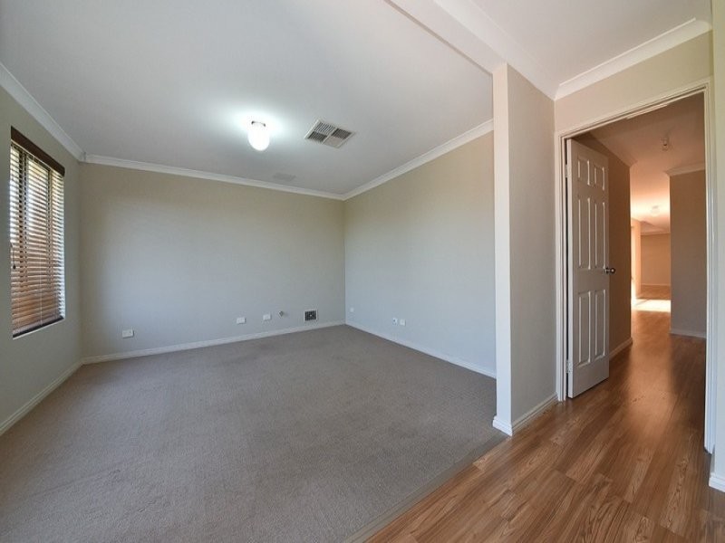 6 Kahana Parkway, Butler WA 6036