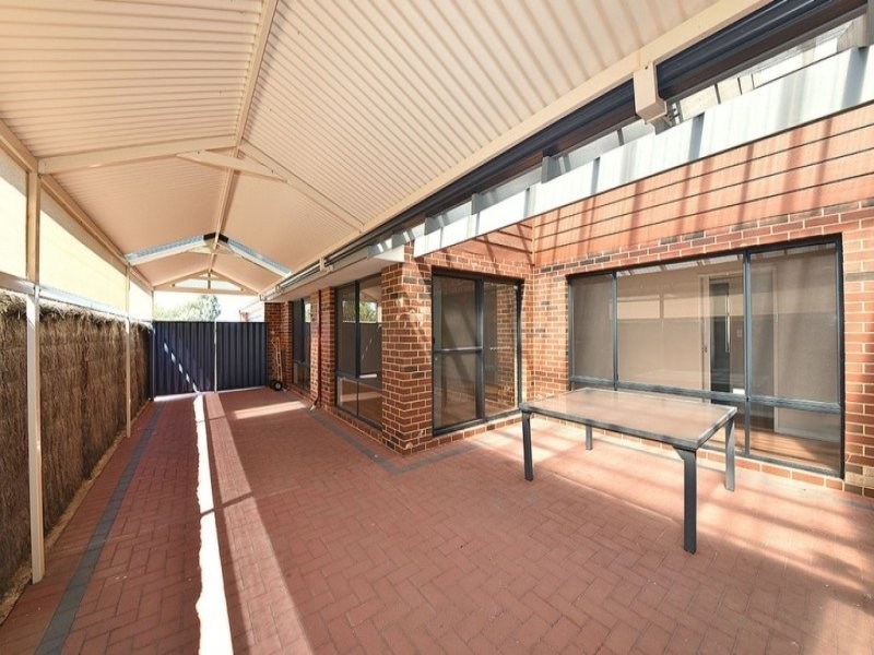 6 Kahana Parkway, Butler WA 6036