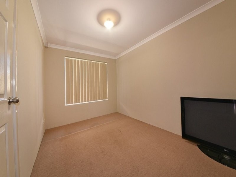 6 Kahana Parkway, Butler WA 6036