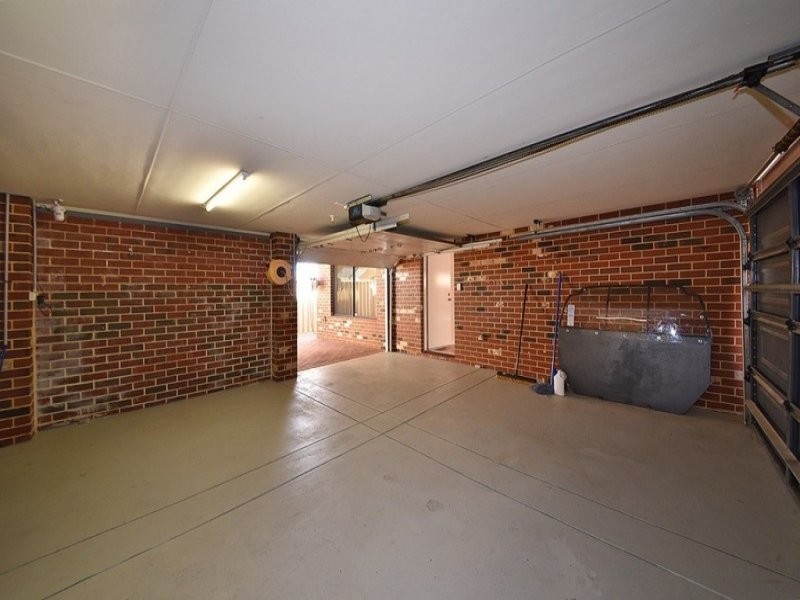 6 Kahana Parkway, Butler WA 6036