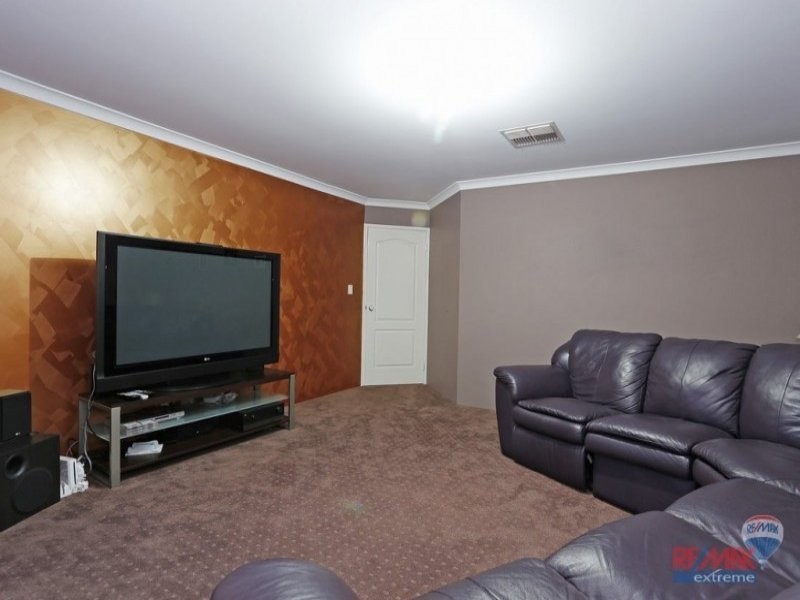 61 Shepperton Drive, Butler WA 6036