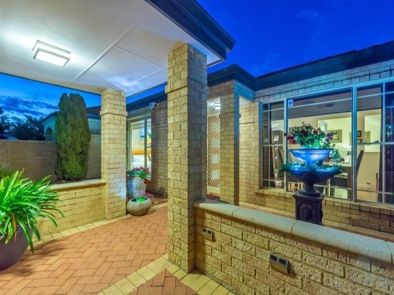 9 Castellon Entrance, Mindarie WA 6030