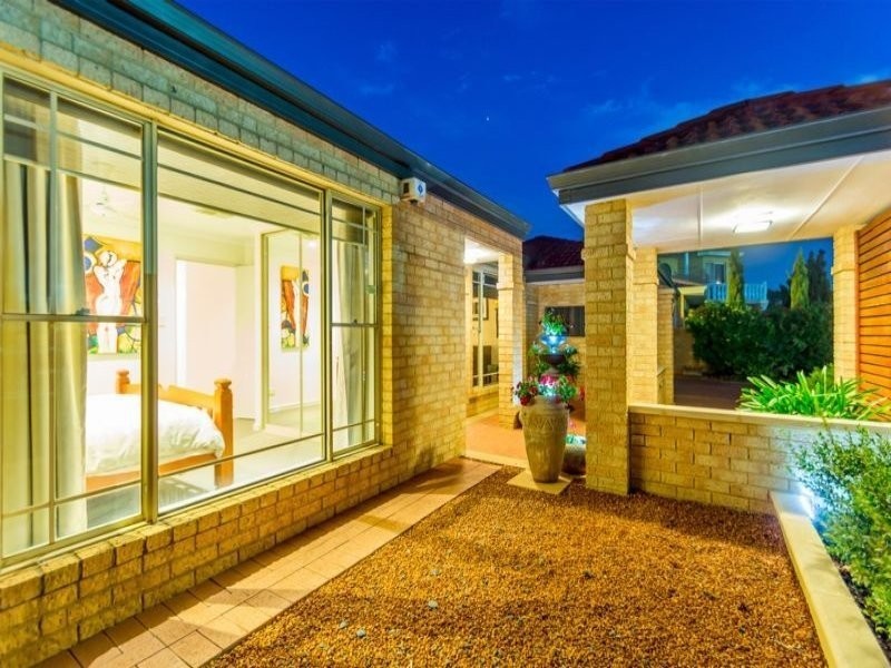 9 Castellon Entrance, Mindarie WA 6030