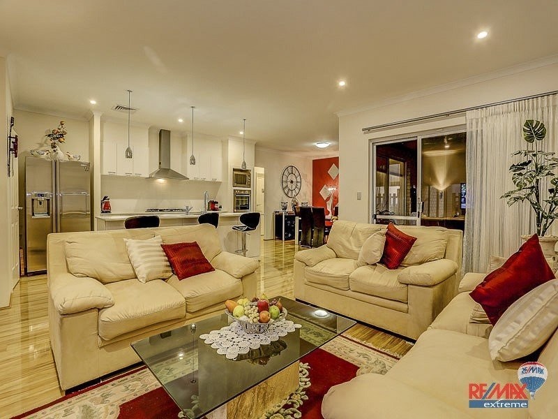 11 Tinsel Street, Yanchep WA 6035