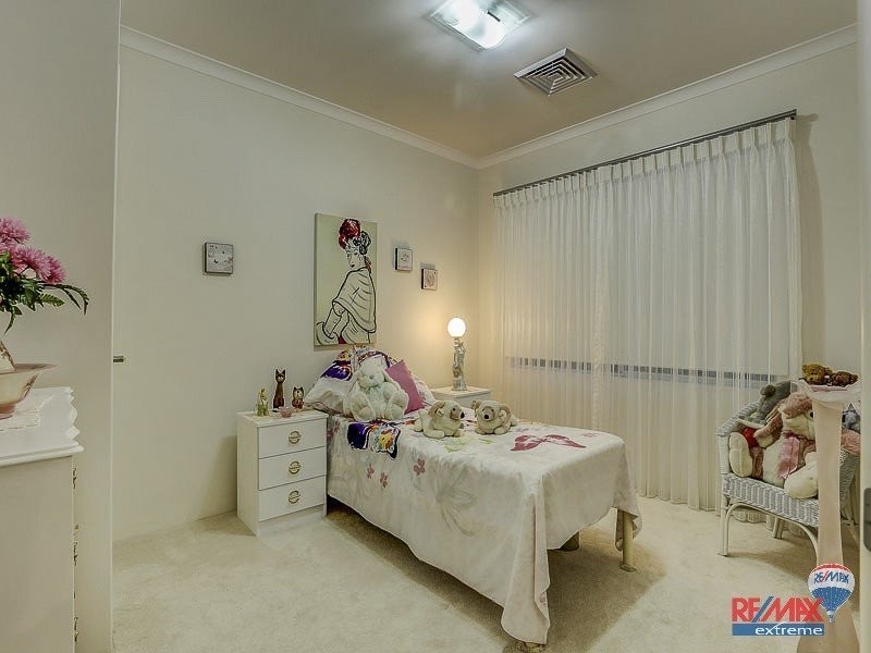 11 Tinsel Street, Yanchep WA 6035