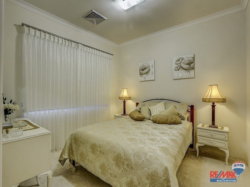 11 Tinsel Street, Yanchep WA 6035