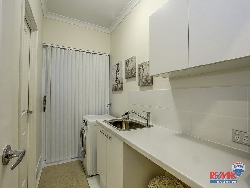 11 Tinsel Street, Yanchep WA 6035