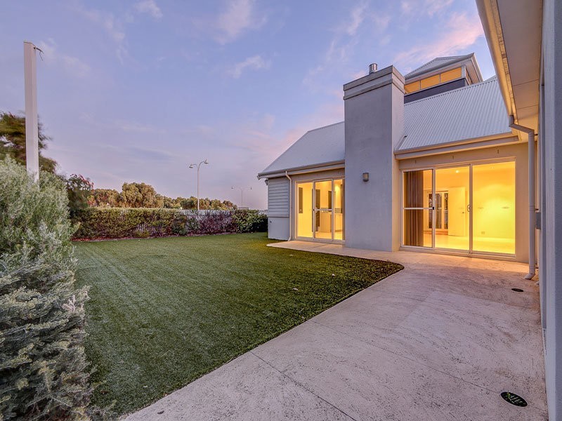 73 Lindsay Beach Boulevard, Yanchep WA 6035