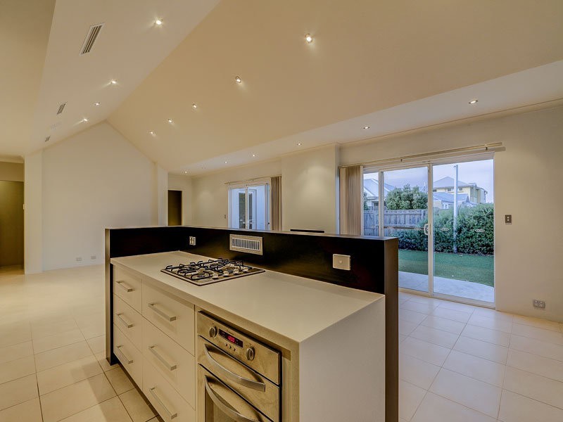 73 Lindsay Beach Boulevard, Yanchep WA 6035
