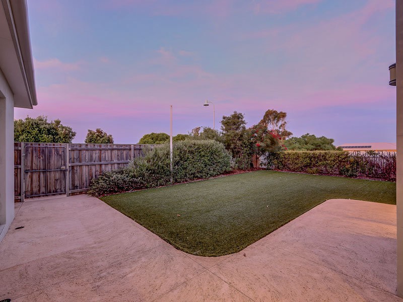 73 Lindsay Beach Boulevard, Yanchep WA 6035