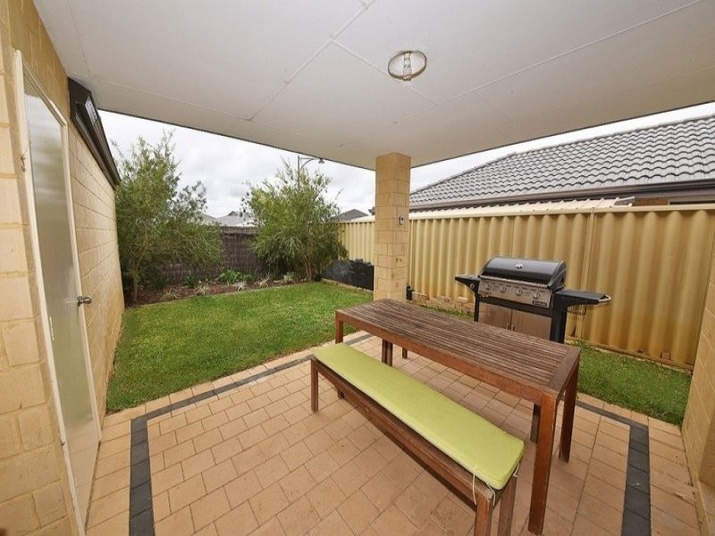 26 Finglas Meander, Butler WA 6036