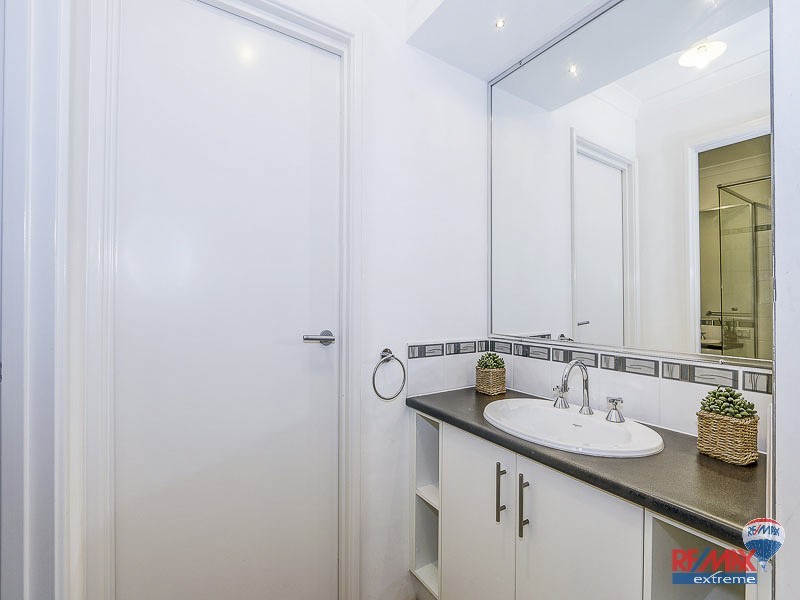 194 Lagoon Drive, Yanchep WA 6035