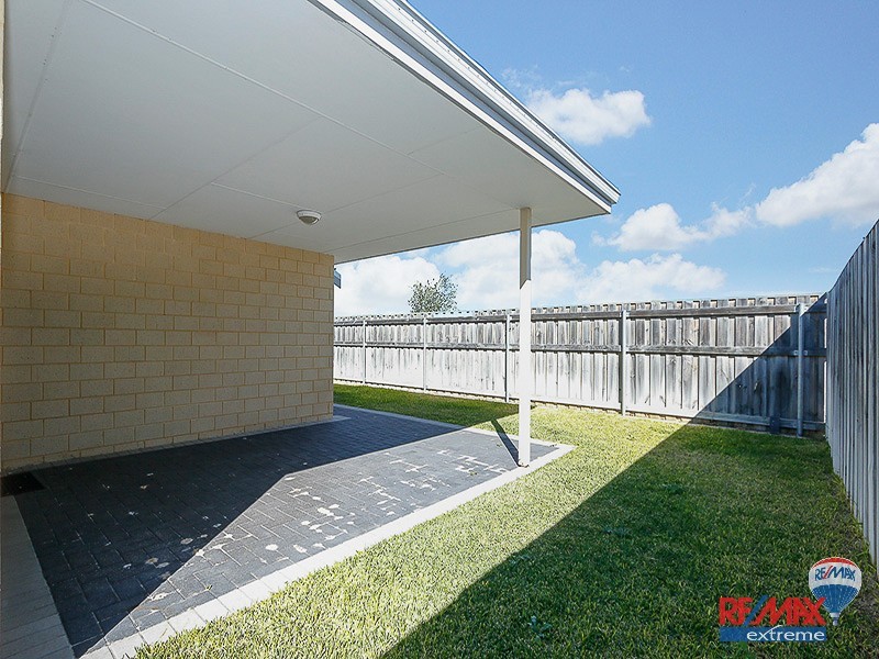 9 Lunar Street, Yanchep WA 6035