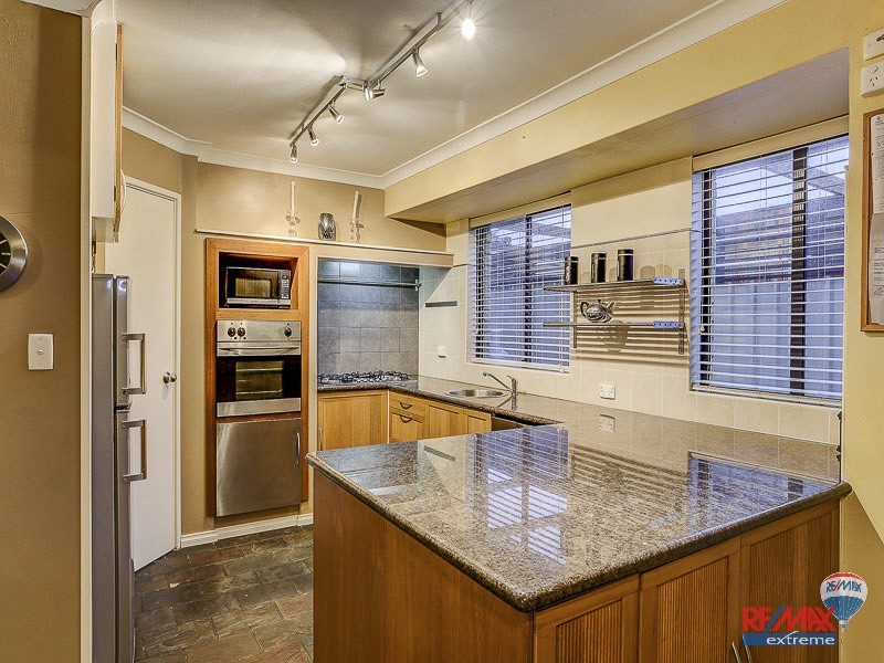 81 Lagoon Drive, Yanchep WA 6035