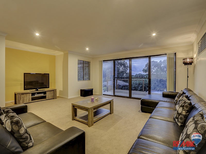 81 Lagoon Drive, Yanchep WA 6035