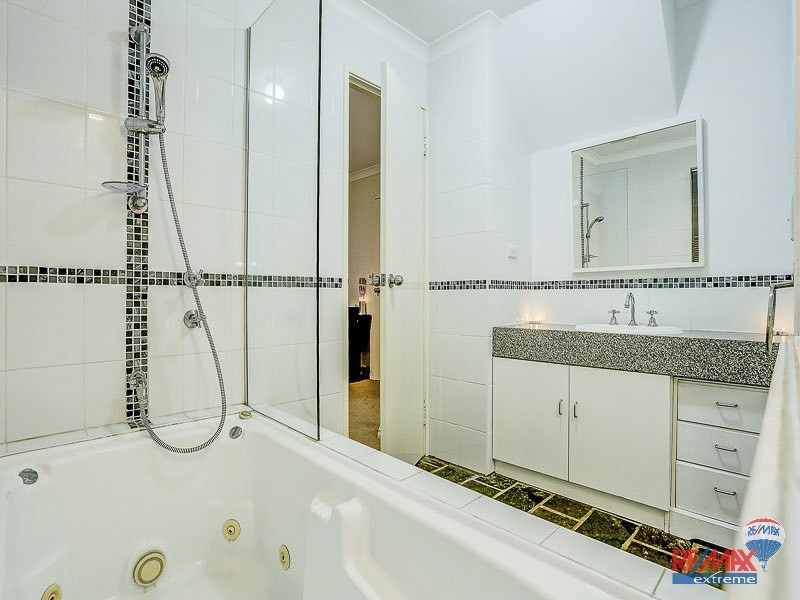 81 Lagoon Drive, Yanchep WA 6035