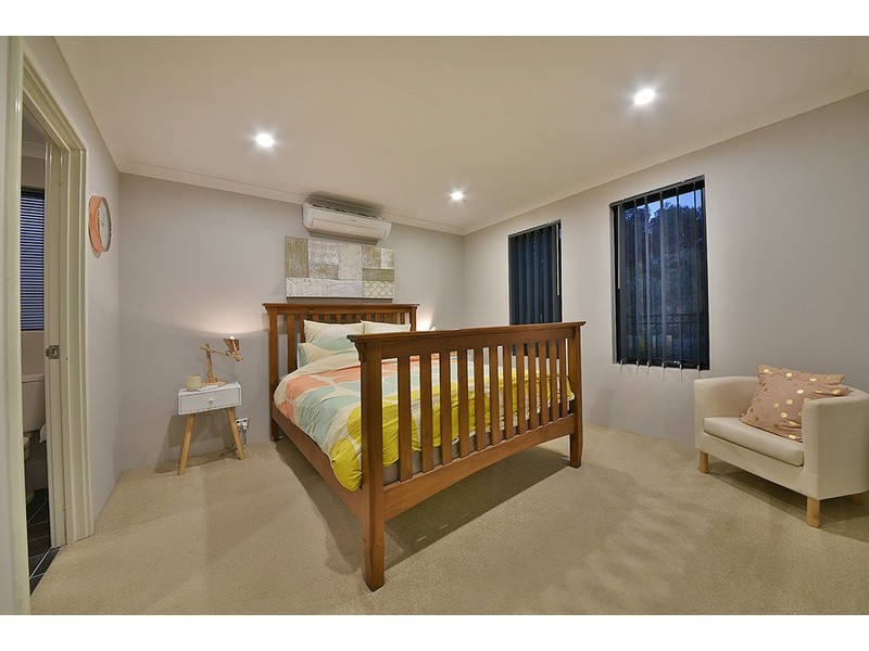 33 Newbliss Gardens, Butler WA 6036