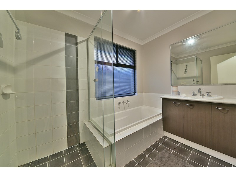 33 Newbliss Gardens, Butler WA 6036