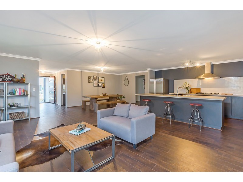 3 Apricot Road, Eglinton WA 6034