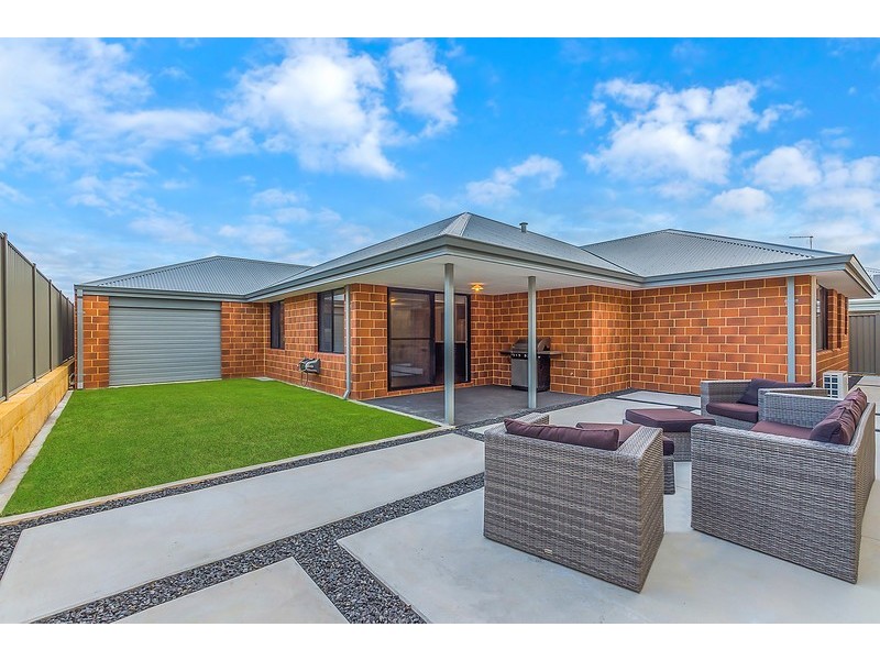 3 Apricot Road, Eglinton WA 6034