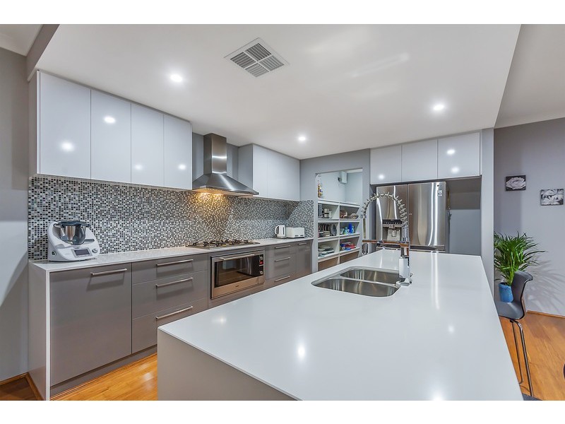 8 Needletail Avenue, Alkimos WA 6038