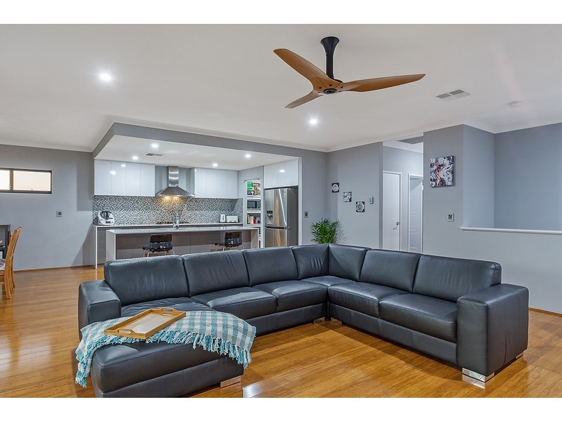 8 Needletail Avenue, Alkimos WA 6038