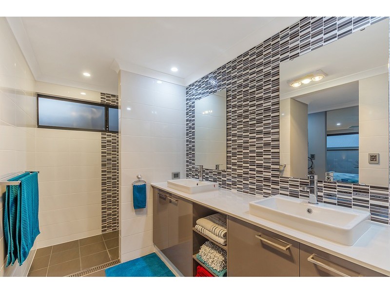 8 Needletail Avenue, Alkimos WA 6038