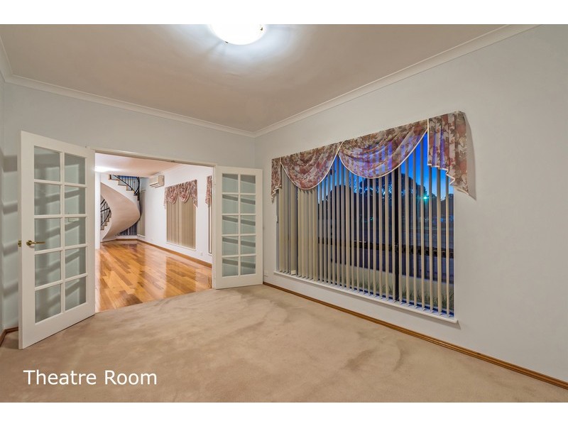 1 St Pauls Crescent, Joondalup WA 6027