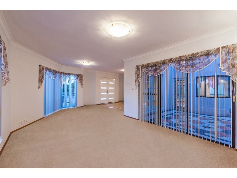 1 St Pauls Crescent, Joondalup WA 6027