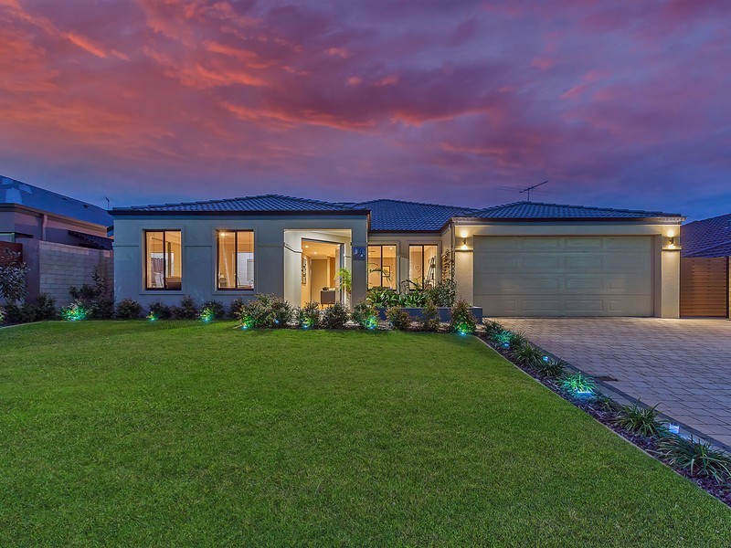 11 Mulgrave Loop, Mindarie WA 6030