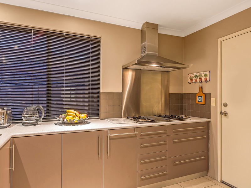 11 Mulgrave Loop, Mindarie WA 6030