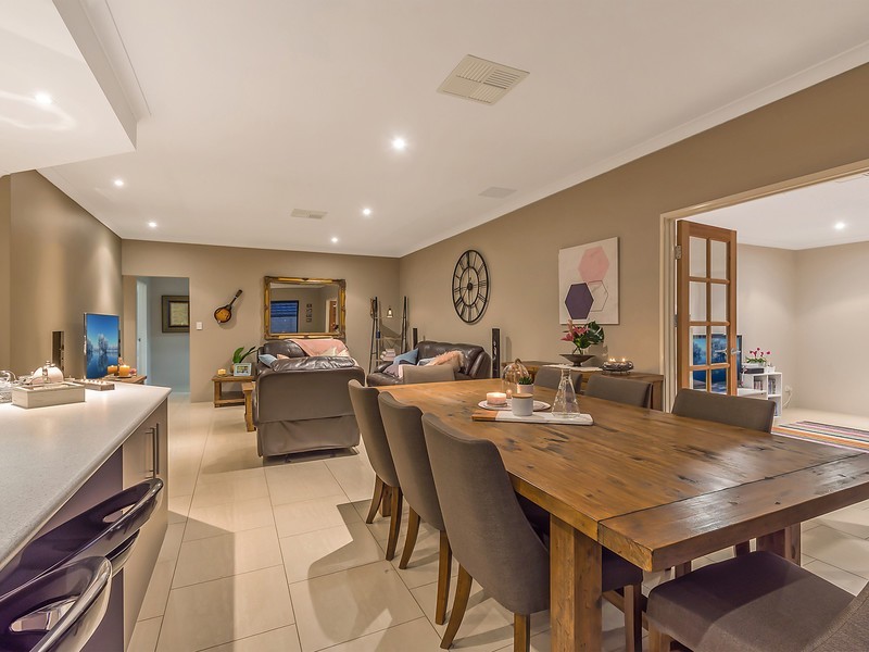 11 Mulgrave Loop, Mindarie WA 6030