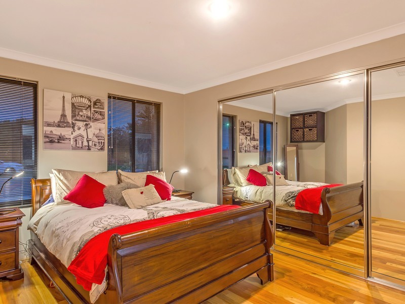 11 Mulgrave Loop, Mindarie WA 6030