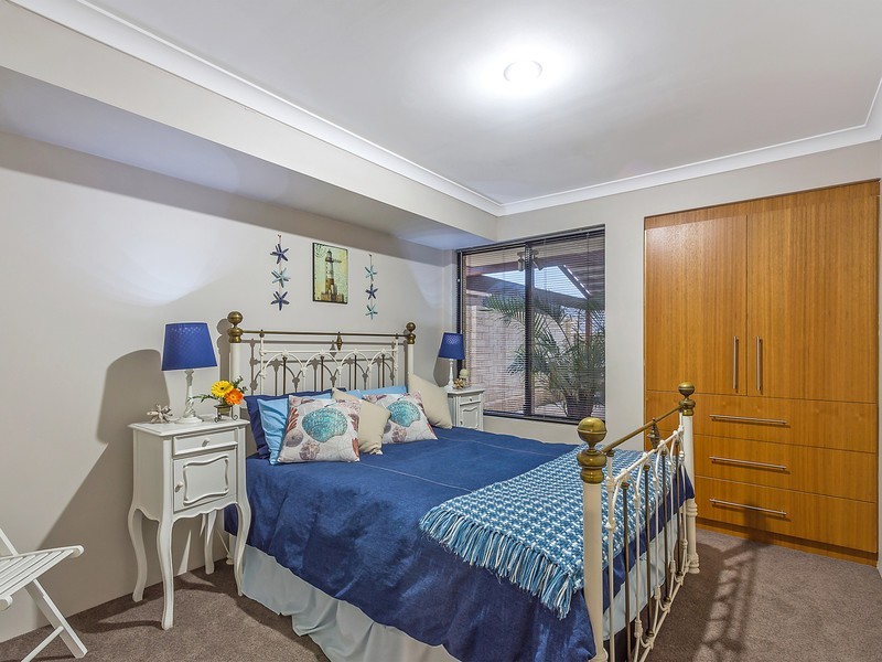 11 Mulgrave Loop, Mindarie WA 6030