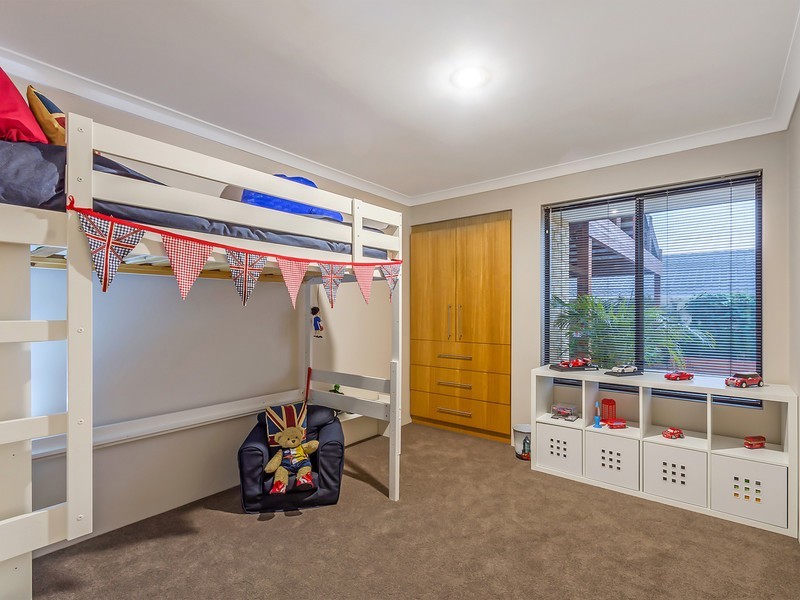 11 Mulgrave Loop, Mindarie WA 6030