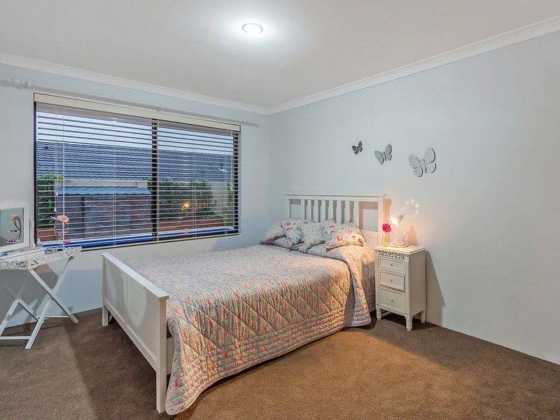 11 Mulgrave Loop, Mindarie WA 6030