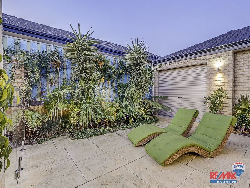 15 Flax Road, Yanchep WA 6035