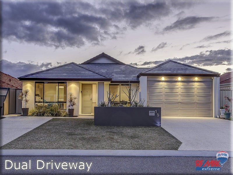 15 Stanbroke Turn, Carramar WA 6031