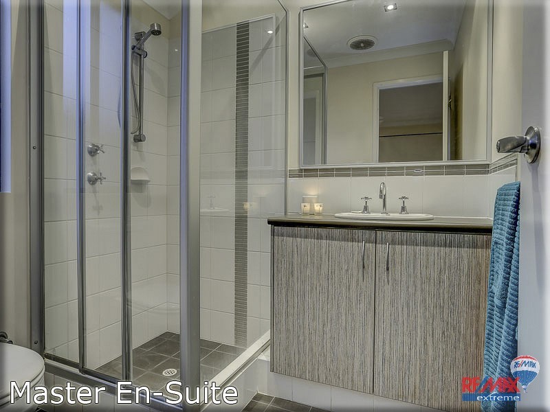 15 Stanbroke Turn, Carramar WA 6031