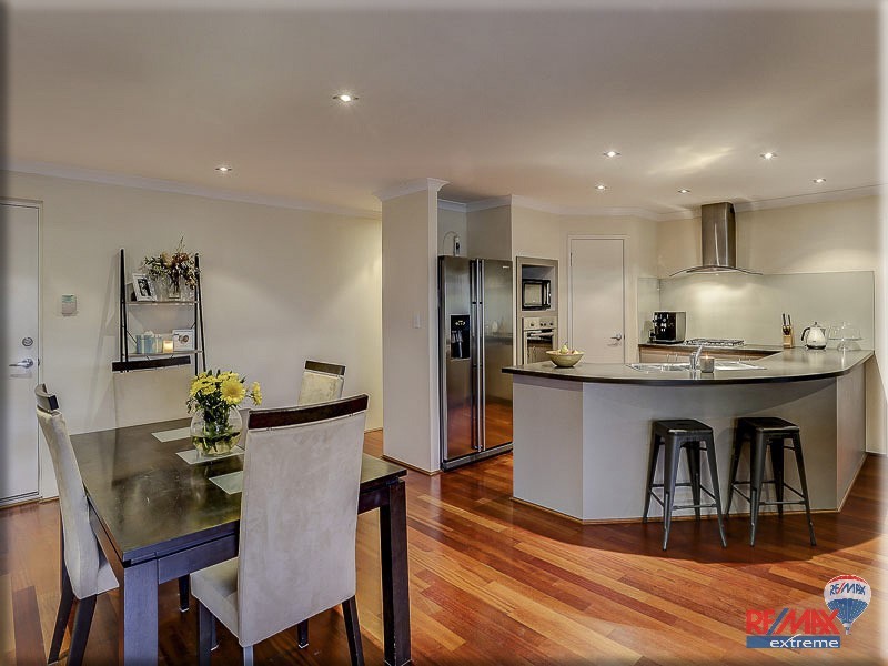 15 Stanbroke Turn, Carramar WA 6031