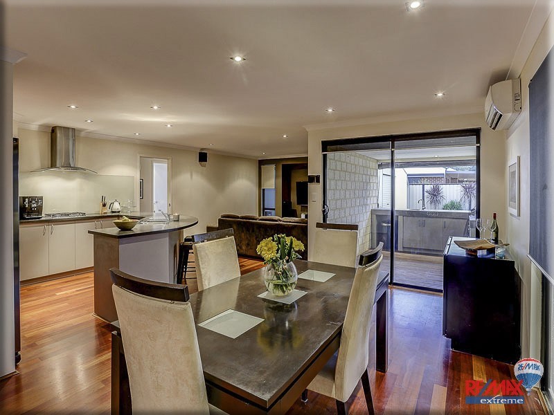 15 Stanbroke Turn, Carramar WA 6031