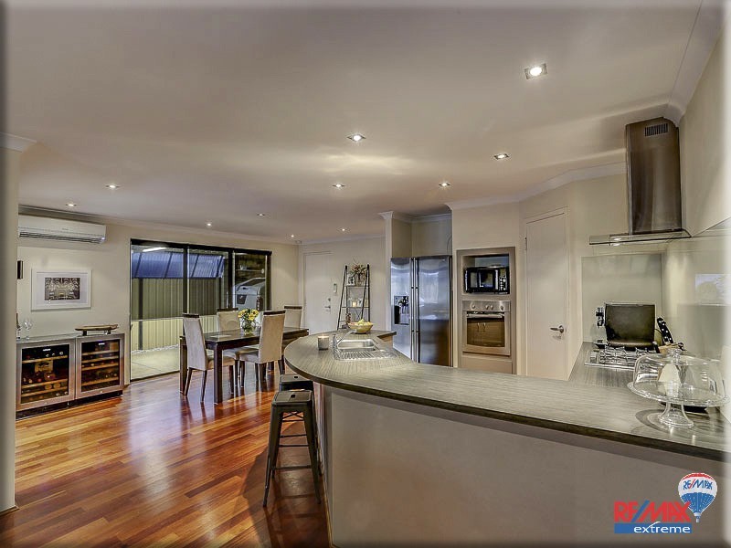 15 Stanbroke Turn, Carramar WA 6031